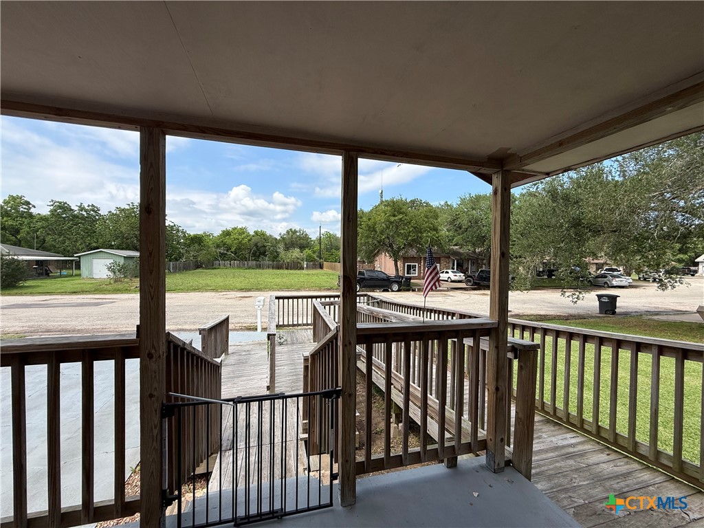 105 Sanders Street Palacios, TX 77465 - Photo 9 of 30