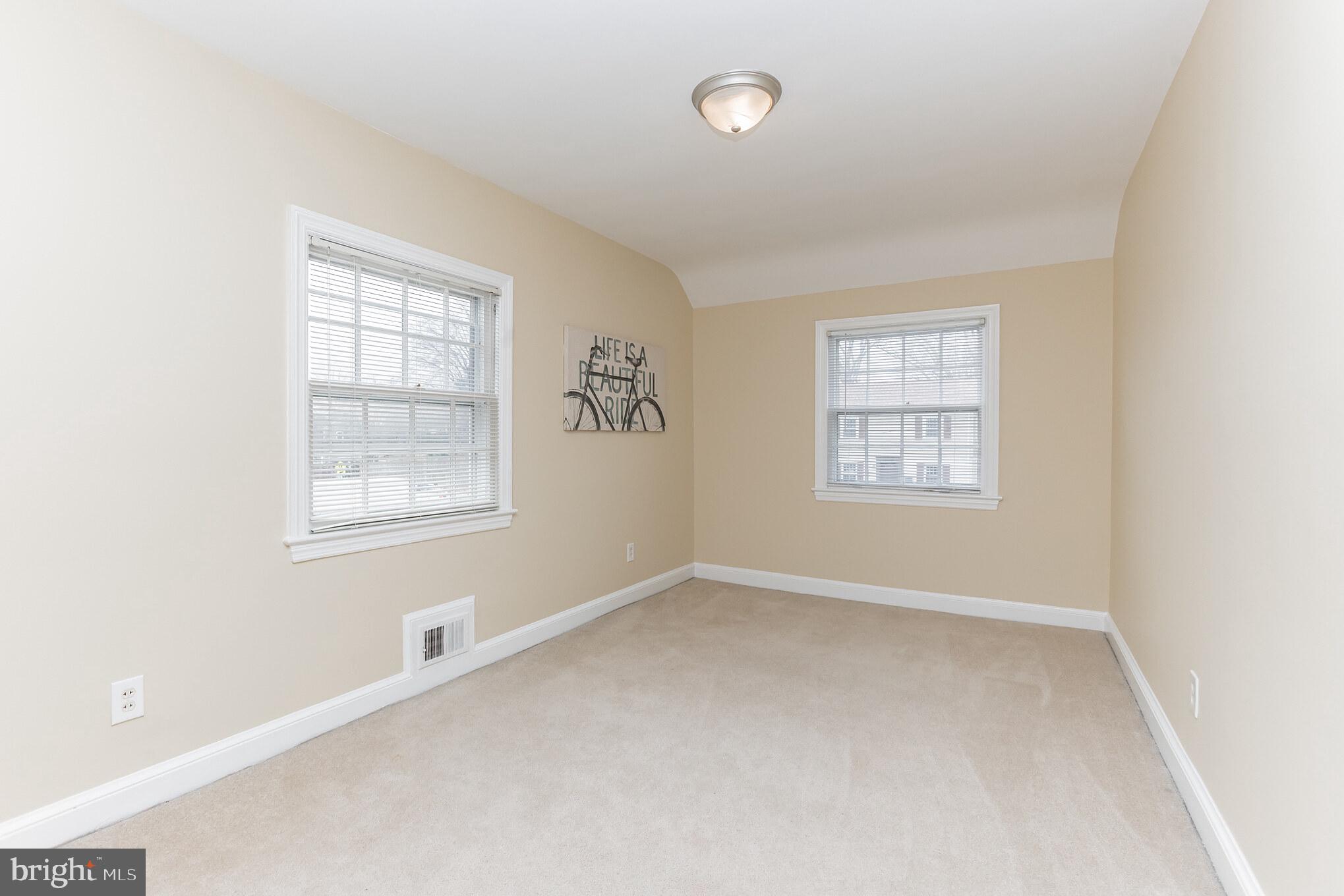 2803 Cameron Mills Road Alexandria, VA 22302 - Photo 22 of 32 Second bedroom upstairs