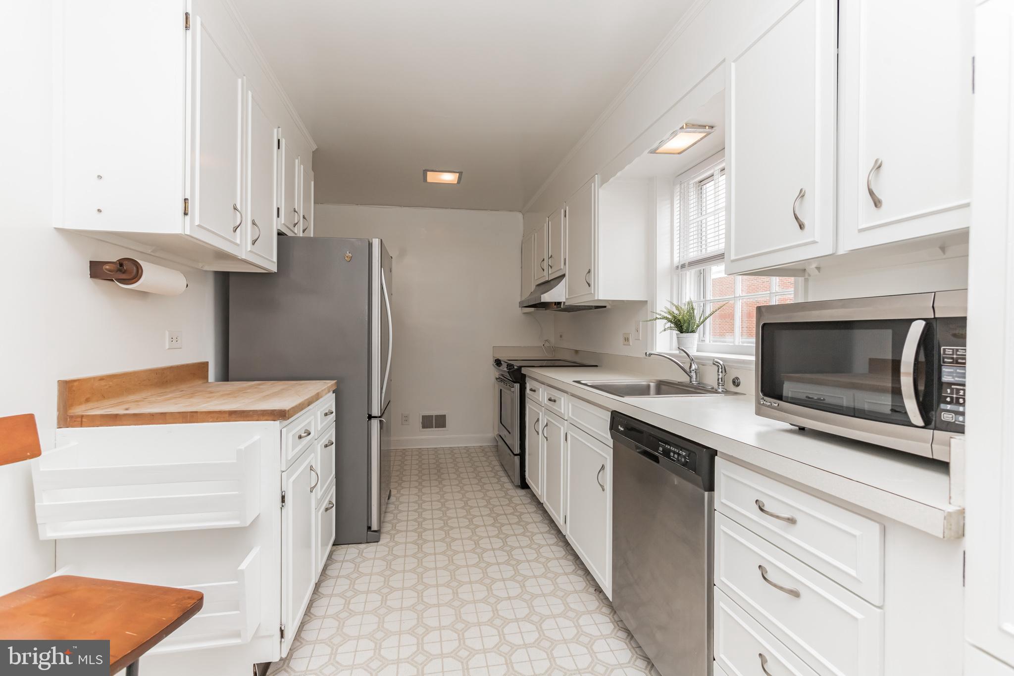 2803 Cameron Mills Road Alexandria, VA 22302 - Photo 10 of 32