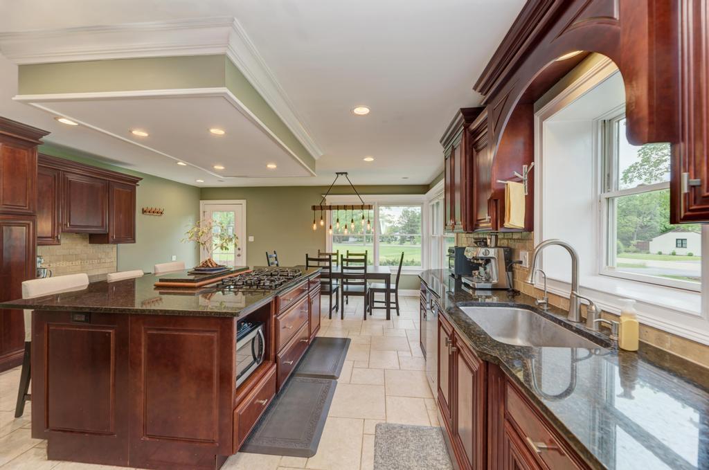 325 Canterbury Lane Inverness, IL 60010 - Photo 18 of 54