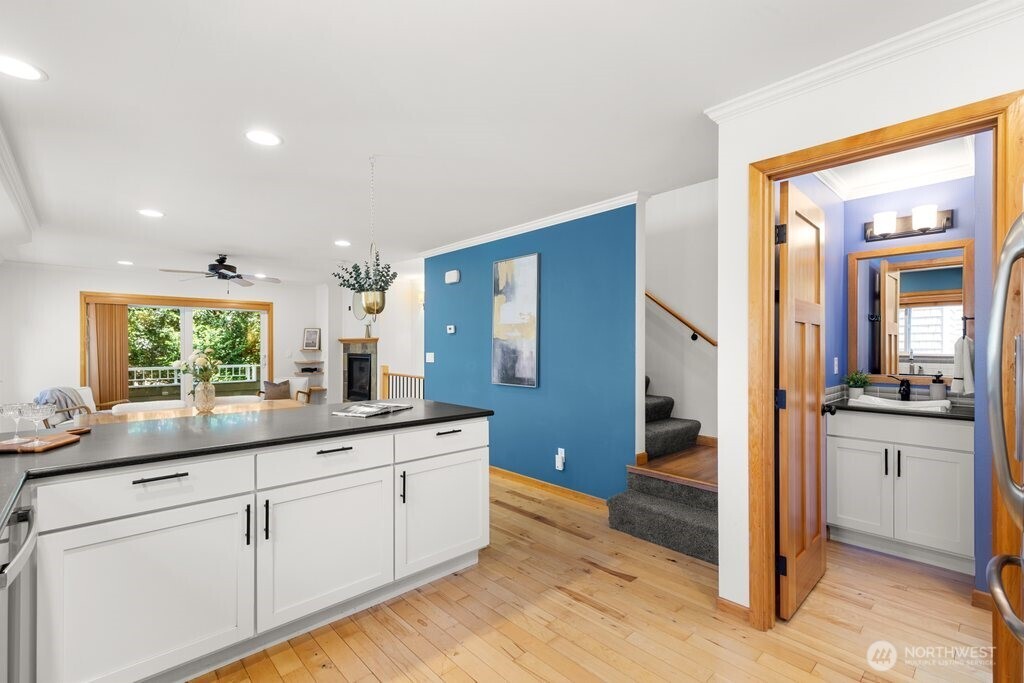 806 North 49th Street Seattle, WA 98103 - Photo 3 of 28