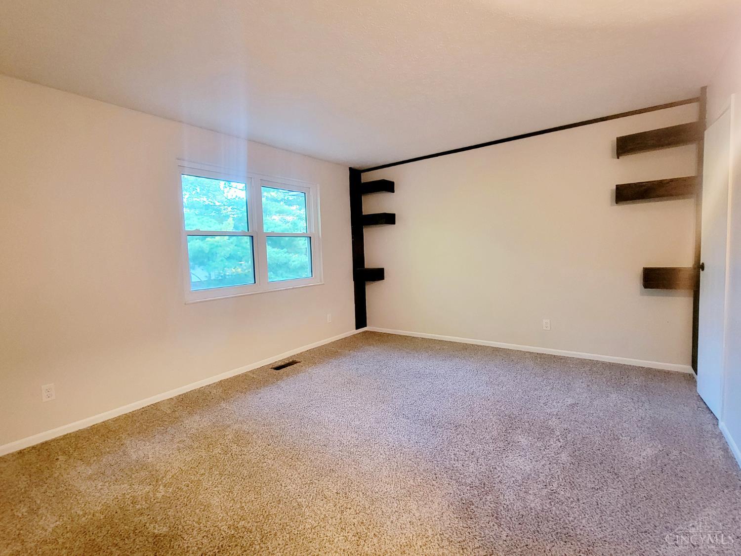 5638 Springdale Road, Unit 6 Cincinnati, OH 45251 - Photo 10 of 14