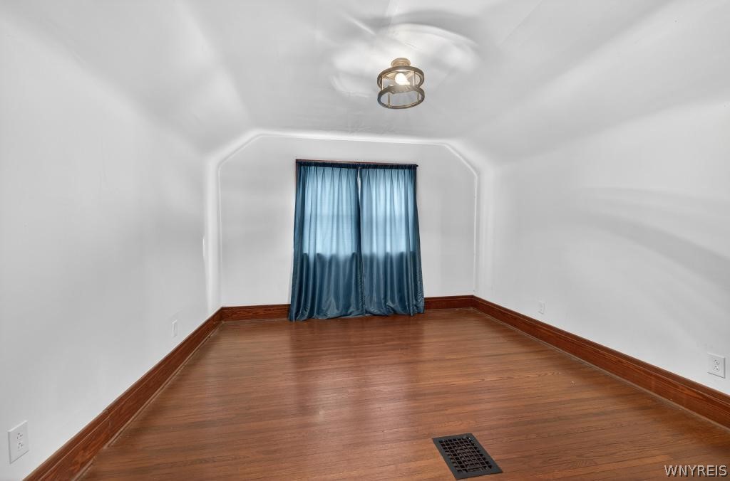 121 Ridgewood Road Buffalo, NY 14220 - Photo 10 of 25