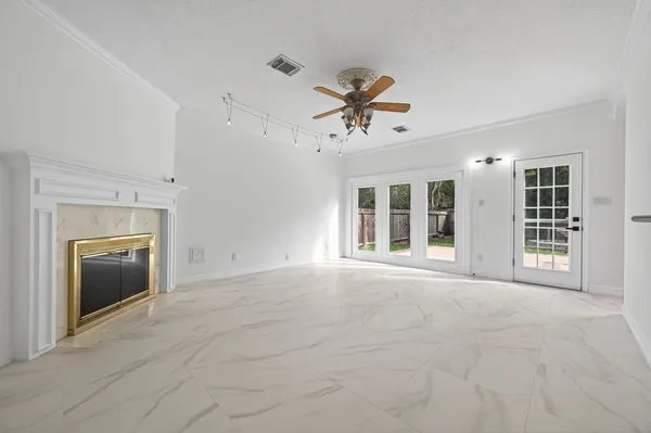 $2,900 | 2431 Parkwood Lane, Sugar Land, TX 77479