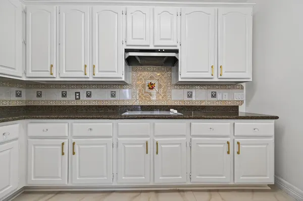 $2,900 | 2431 Parkwood Lane, Sugar Land, TX 77479