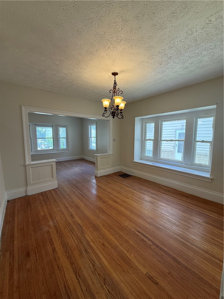 143 Raeburn Avenue Rochester, NY 14619 - Photo 5 of 17