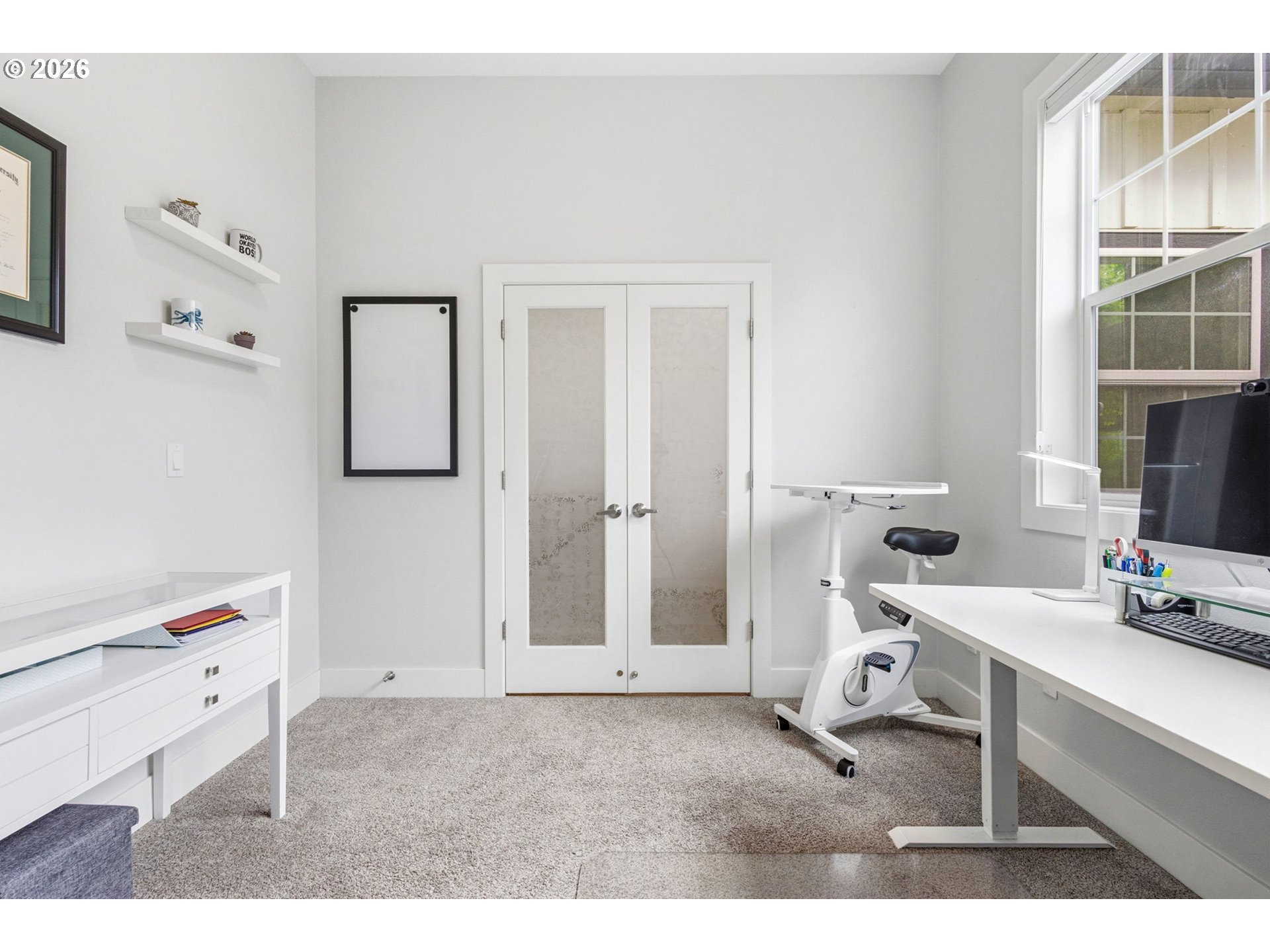 1372 Overview Street Northwest Salem, OR 97304 - Photo 18 of 45 a room with a desk and chair