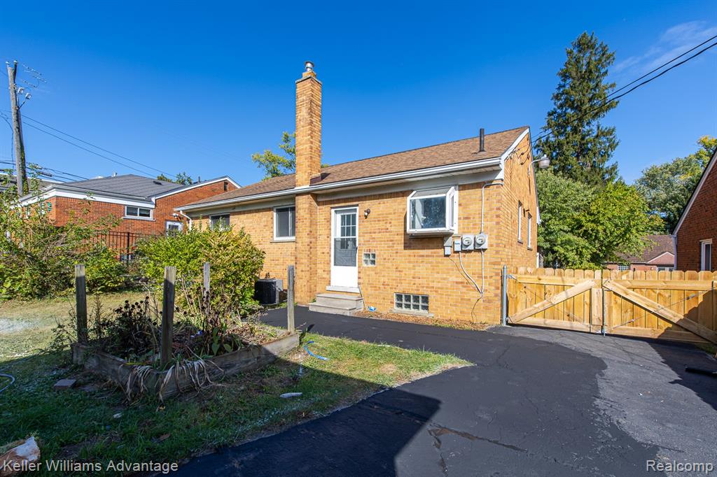 871 Menominee Road Pontiac, MI 48341 - Photo 45 of 50 Gallery Image 45