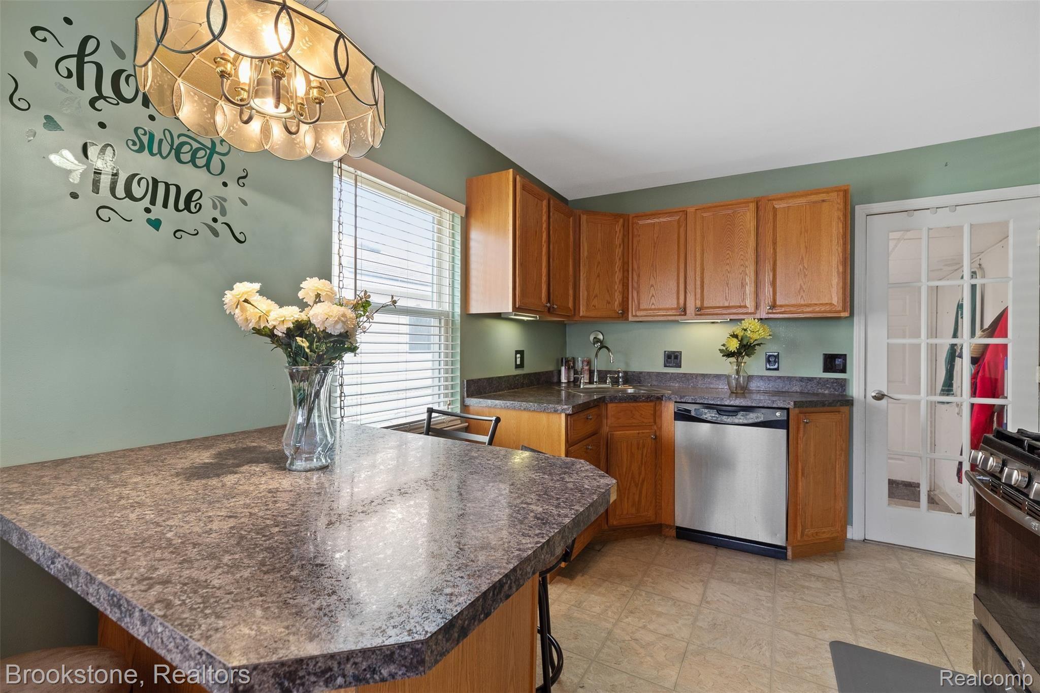 20859 Hampton Road Harper Woods, MI 48225 - Photo 8 of 23 Updated kitchen