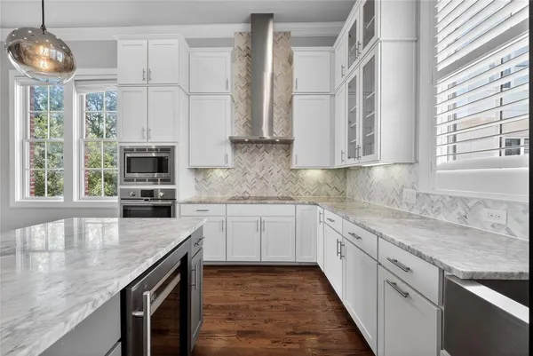 $5,500 | 520 South Pearl Expressway, Dallas, TX 75201