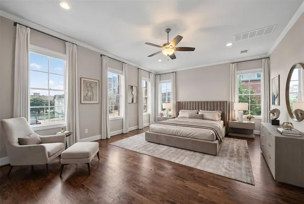 $5,500 | 520 South Pearl Expressway, Dallas, TX 75201