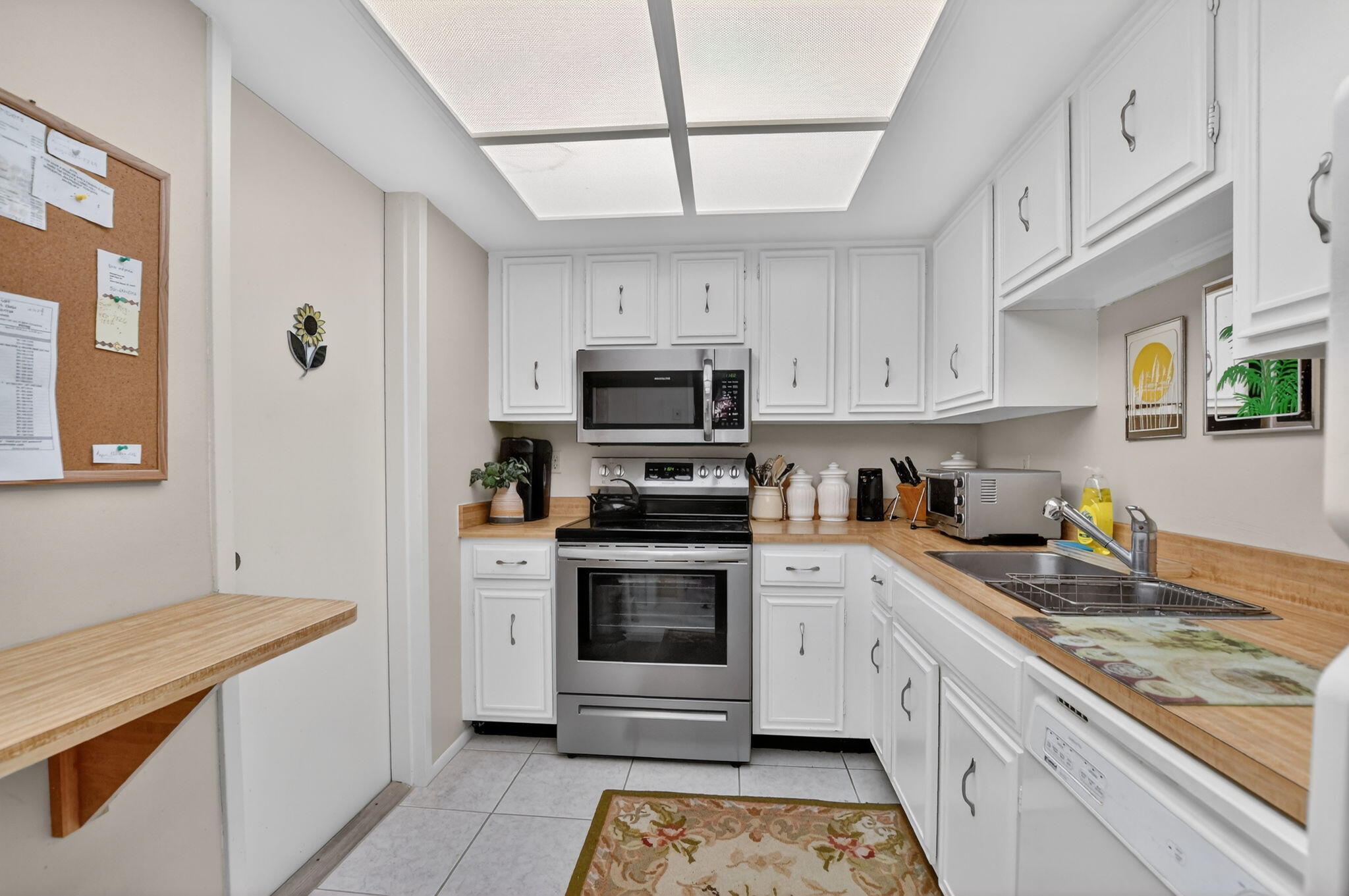 1736 Bridgewood Drive Boca Raton, FL 33434 - Photo 4 of 53 10-web-or-mls-DSC_0481