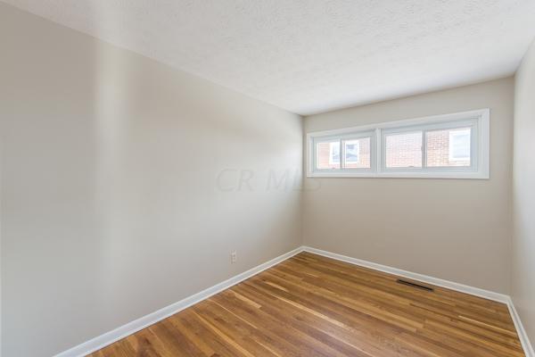 2687 Bristol Road Columbus, OH 43221 - Photo 8 of 18