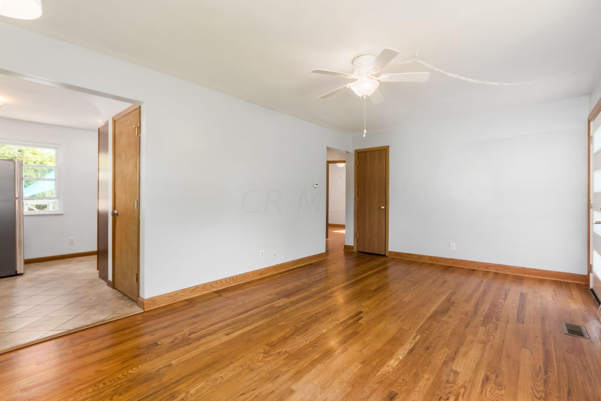 2234 Nottingham Road Columbus, OH 43221 - Photo 5 of 35 Living room.