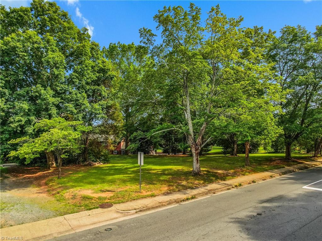 4112 Country Club Road Winston-Salem, NC 27104 - Photo 2 of 9 Gallery Image 2