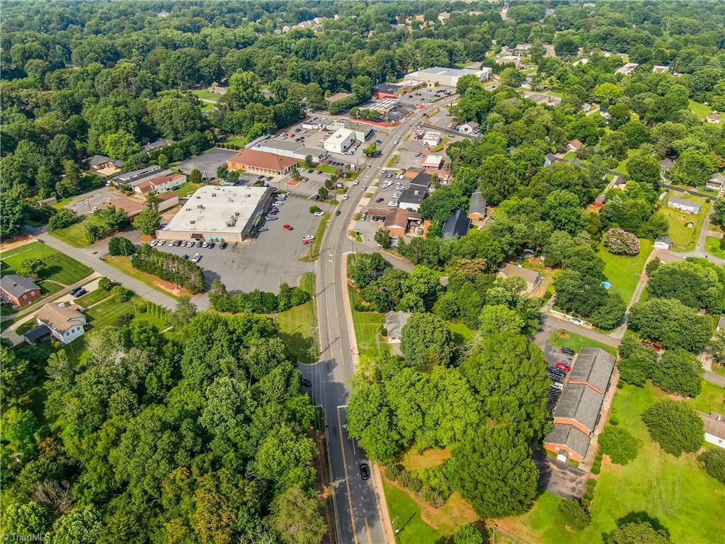4112 Country Club Road Winston-Salem, NC 27104 - Photo 6 of 9 Gallery Image 6