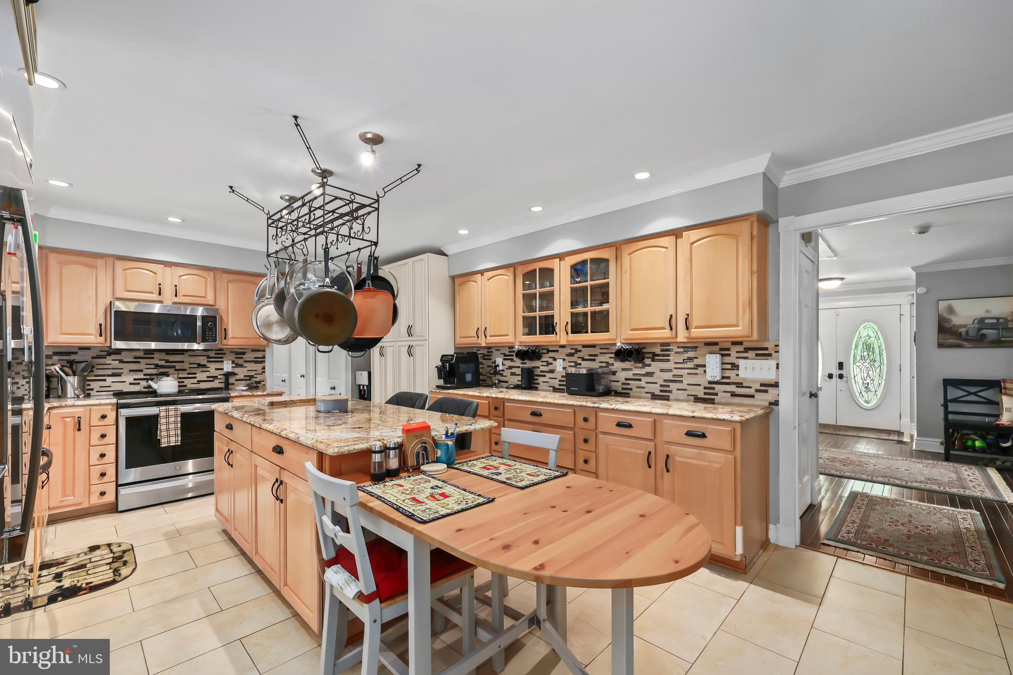 18604 Cabin Road Triangle, VA 22172 - Photo 15 of 70 Gallery Image 15