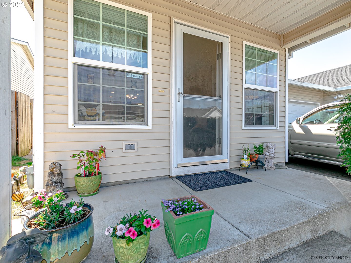 4934 Southwest 9th Court Gresham, OR 97080 - Photo 4 of 32