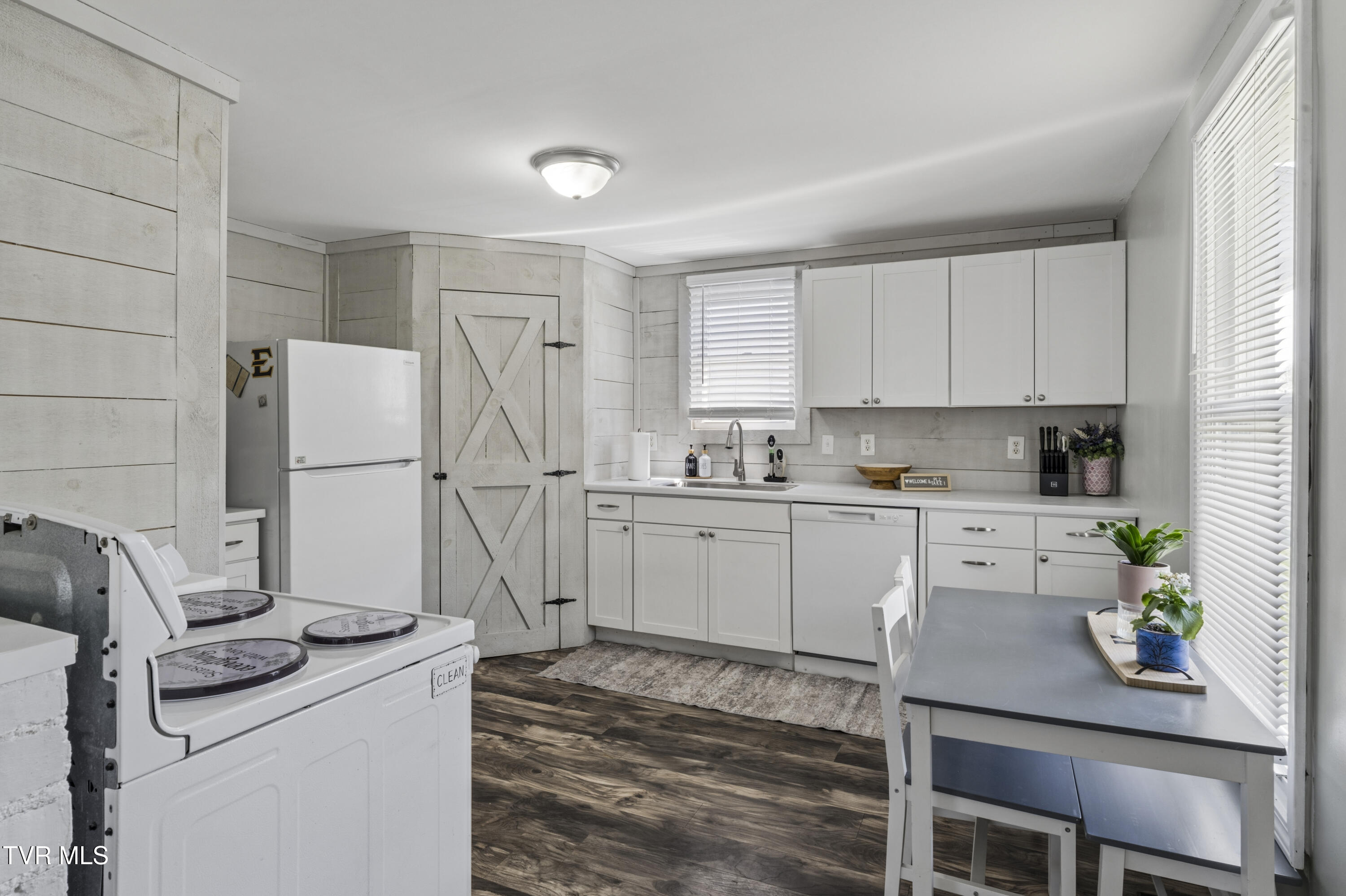 424 Hamilton Street Johnson City, TN 37604 - Photo 8 of 54 Hamilton-4