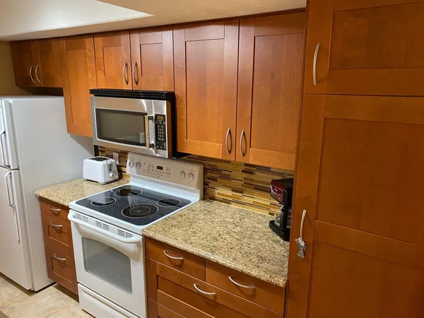 $2,500 | 6900 East Gold Dust Avenue, Unit 134, Paradise Valley, AZ 85253