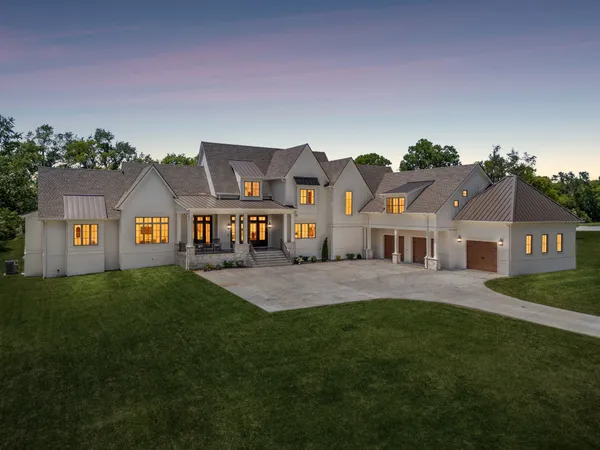 $2,449,000 | 197 E Bugg Hollow Road, Cottontown, TN 37048