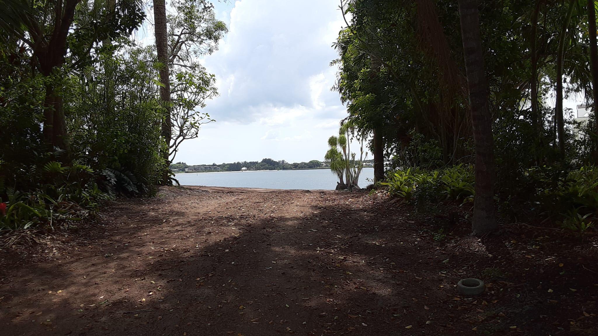 43 West High Point Road Sewall's Point, FL 34996 - Photo 2 of 7 Entry