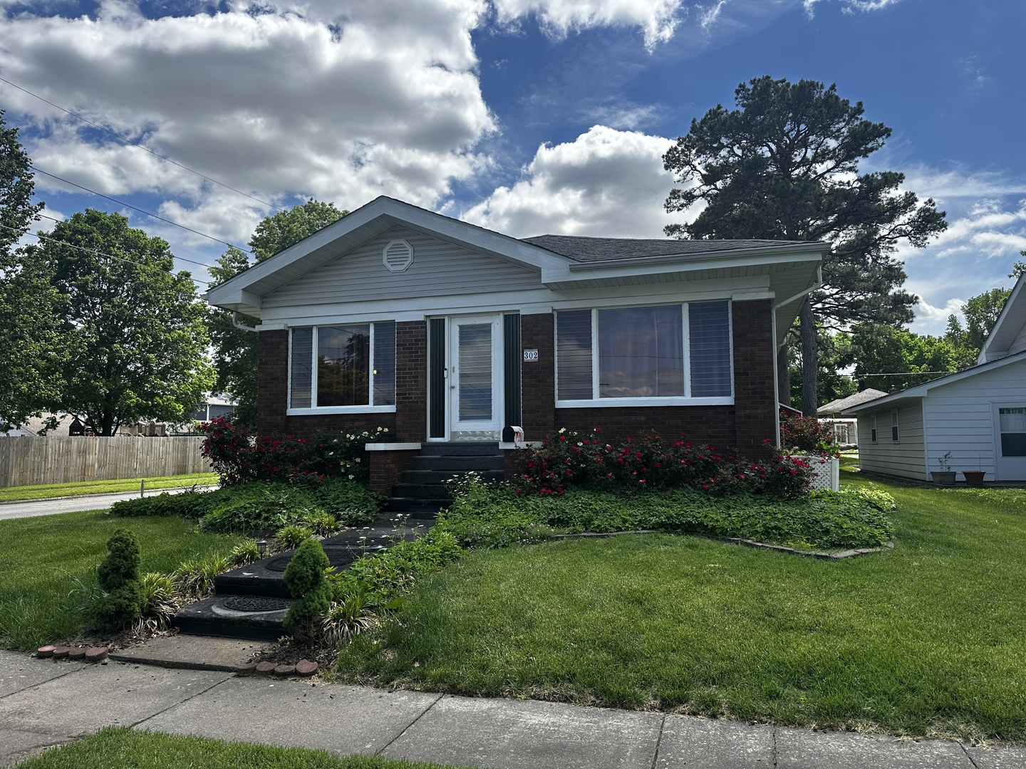 302 West 6th Street Benton, IL 62812 - Photo 2 of 46