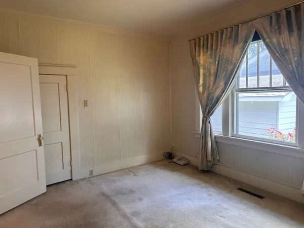$139,900 | 302 West 6th Street, Benton, IL 62812