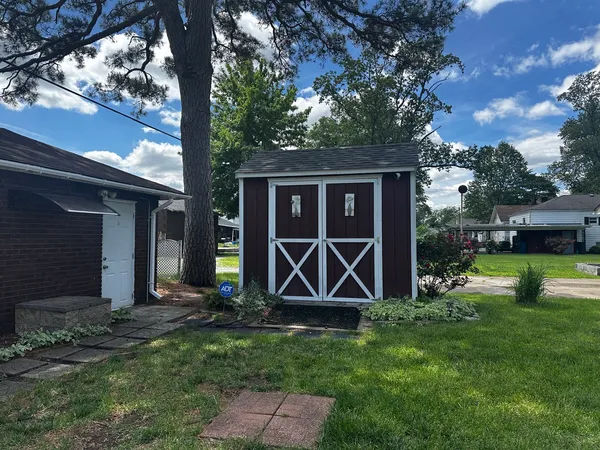 $139,900 | 302 West 6th Street, Benton, IL 62812