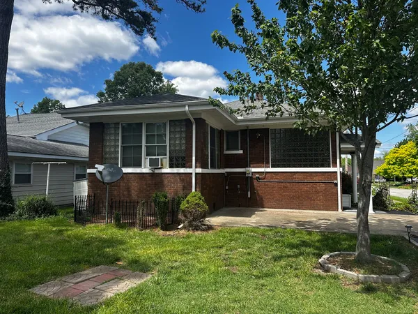$139,900 | 302 West 6th Street, Benton, IL 62812