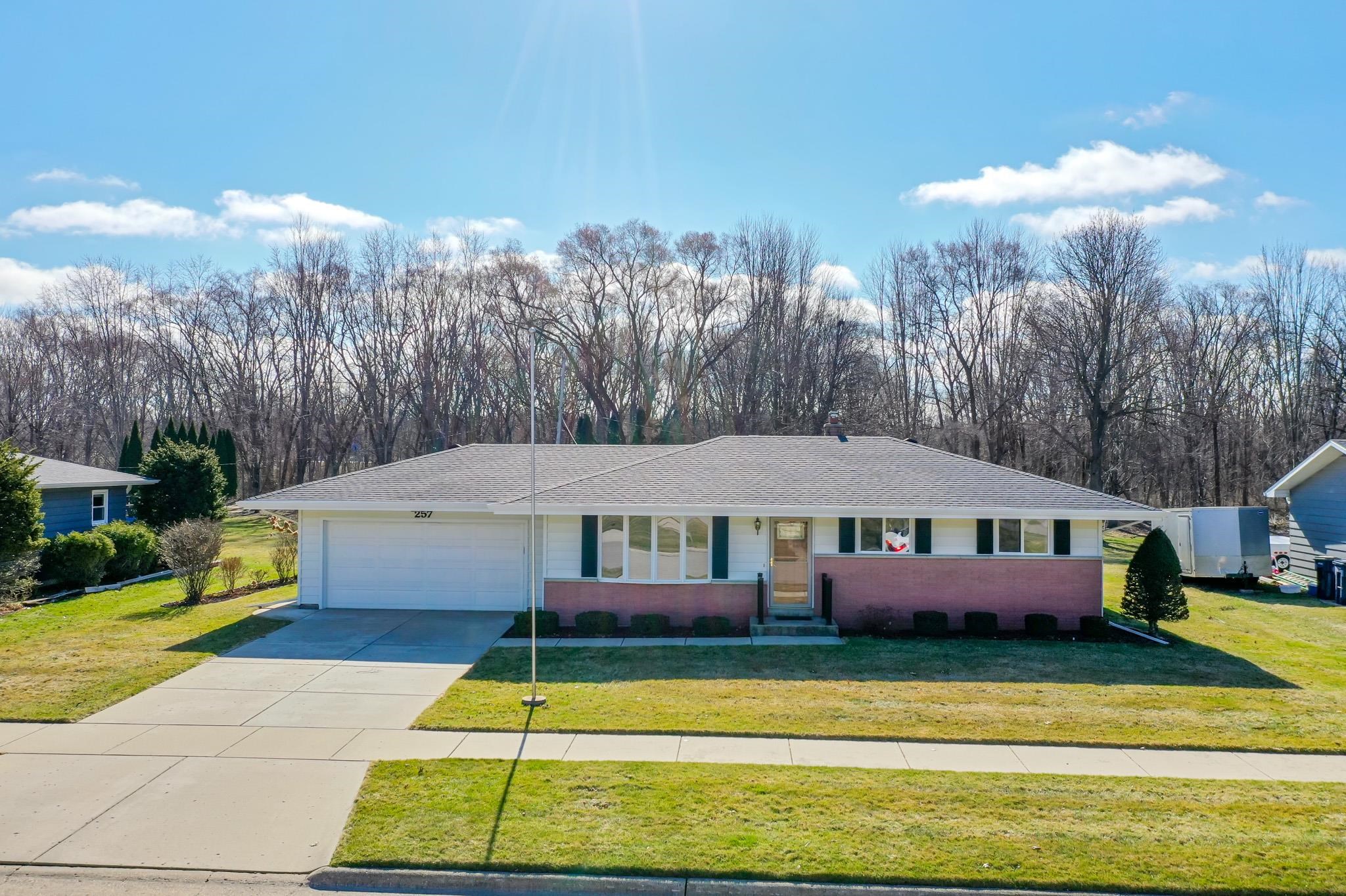 257 Mohawk Road Janesville, WI 53545 - Photo 1 of 47