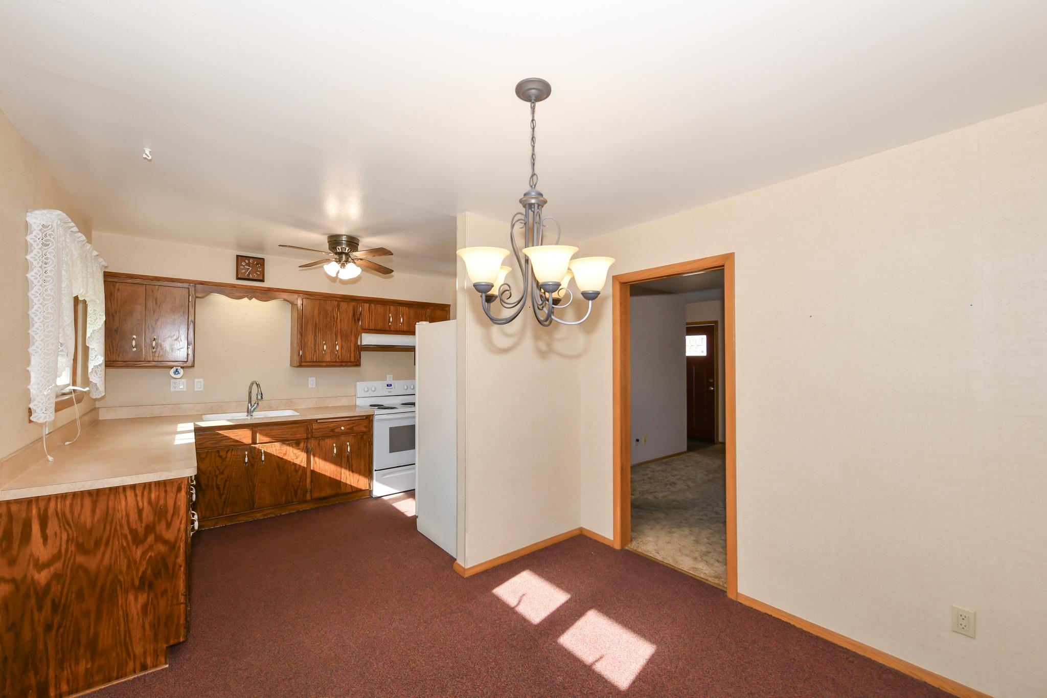 257 Mohawk Road Janesville, WI 53545 - Photo 12 of 47