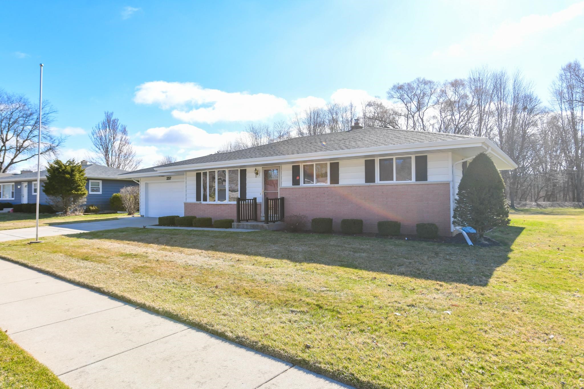 257 Mohawk Road Janesville, WI 53545 - Photo 5 of 47