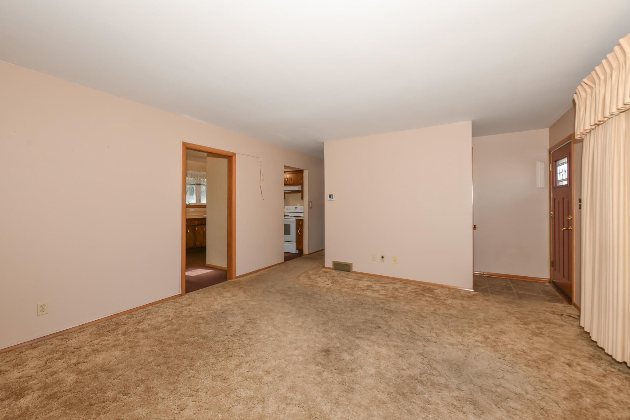 257 Mohawk Road Janesville, WI 53545 - Photo 10 of 47