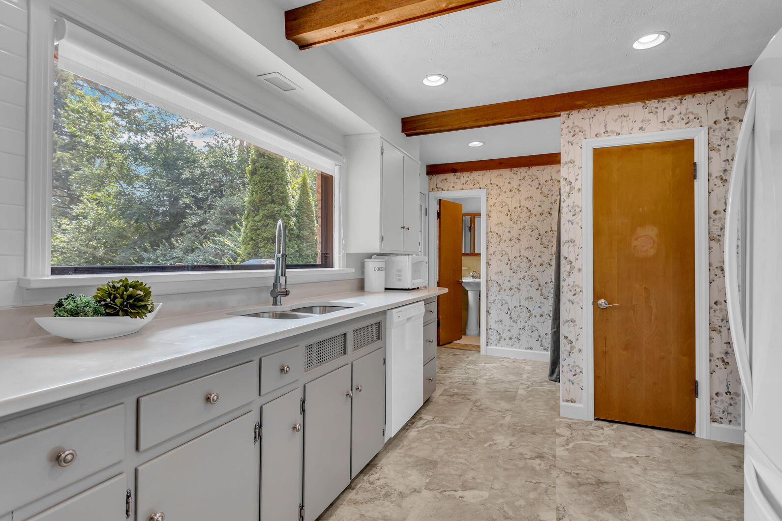 2327 Arbor Hills Road Jackson, MI 49201 - Photo 13 of 43 7-web-or-mls-0N0A7716