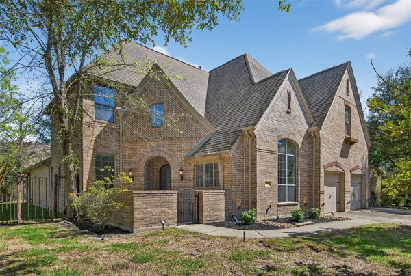 $825,000 | 10 Almondell Court, Magnolia, TX 77354