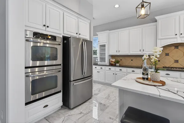 $825,000 | 10 Almondell Court, Magnolia, TX 77354