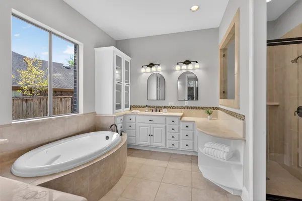 $825,000 | 10 Almondell Court, Magnolia, TX 77354