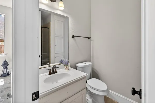 $825,000 | 10 Almondell Court, Magnolia, TX 77354