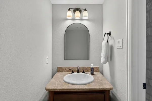 $825,000 | 10 Almondell Court, Magnolia, TX 77354