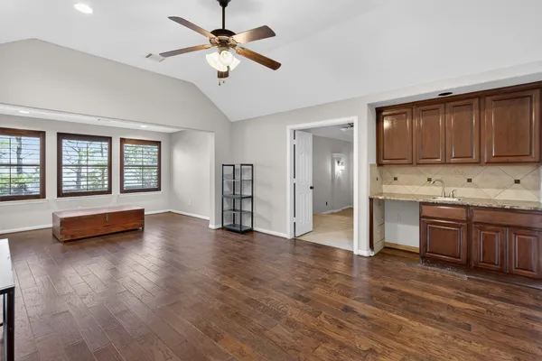 $825,000 | 10 Almondell Court, Magnolia, TX 77354