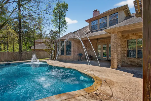 $825,000 | 10 Almondell Court, Magnolia, TX 77354