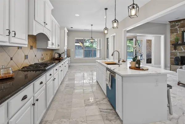 $825,000 | 10 Almondell Court, Magnolia, TX 77354