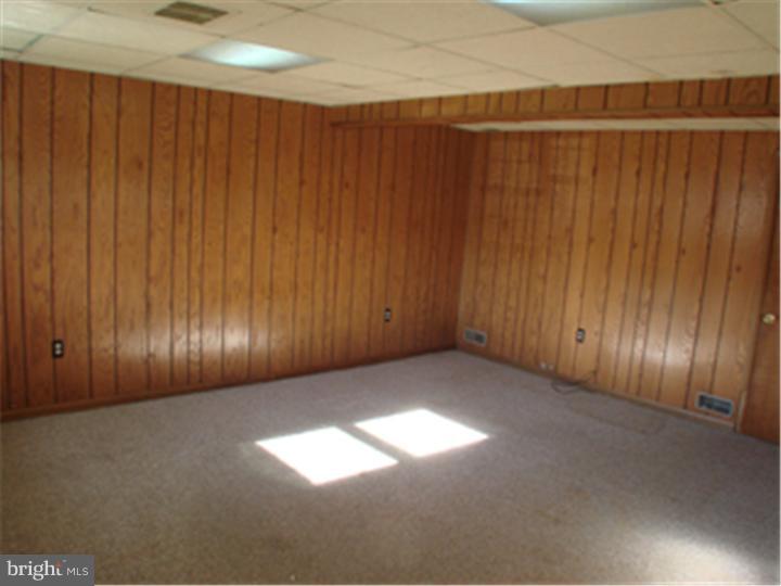26 Hunting Ridge Road Newark, DE 19702 - Photo 11 of 15 Family Room