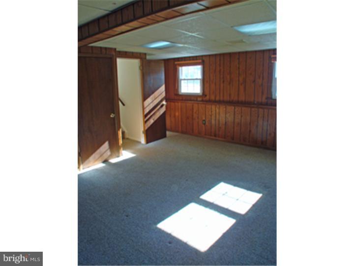 26 Hunting Ridge Road Newark, DE 19702 - Photo 12 of 15 Family Room