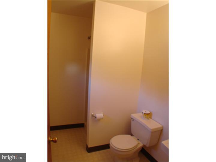 26 Hunting Ridge Road Newark, DE 19702 - Photo 7 of 15 Master Bathroom