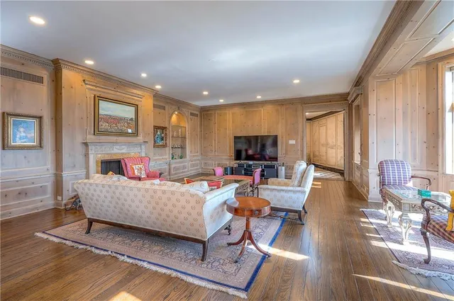 $1,550,000 | 5049 Wornall Road, Unit 7AB, Kansas City, MO 64112