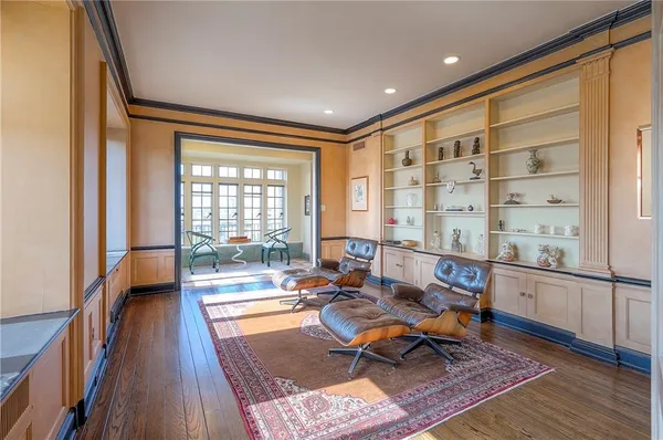 $1,300,000 | 5049 Wornall Road, Unit 7AB, Kansas City, MO 64112