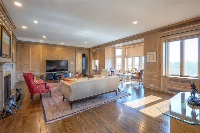 $1,550,000 | 5049 Wornall Road, Unit 7AB, Kansas City, MO 64112