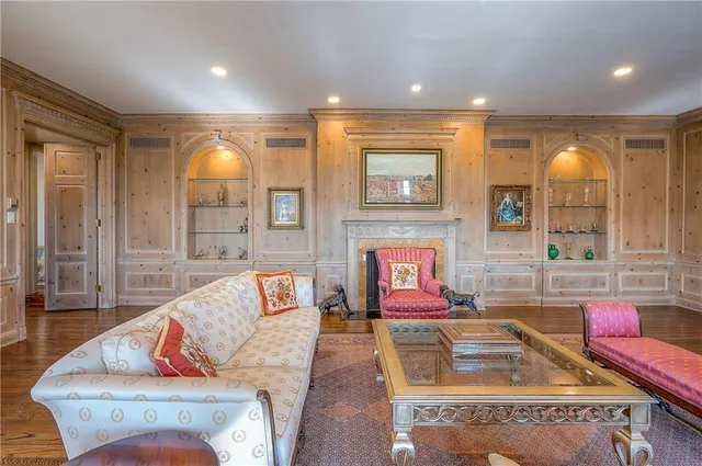 $1,550,000 | 5049 Wornall Road, Unit 7AB, Kansas City, MO 64112